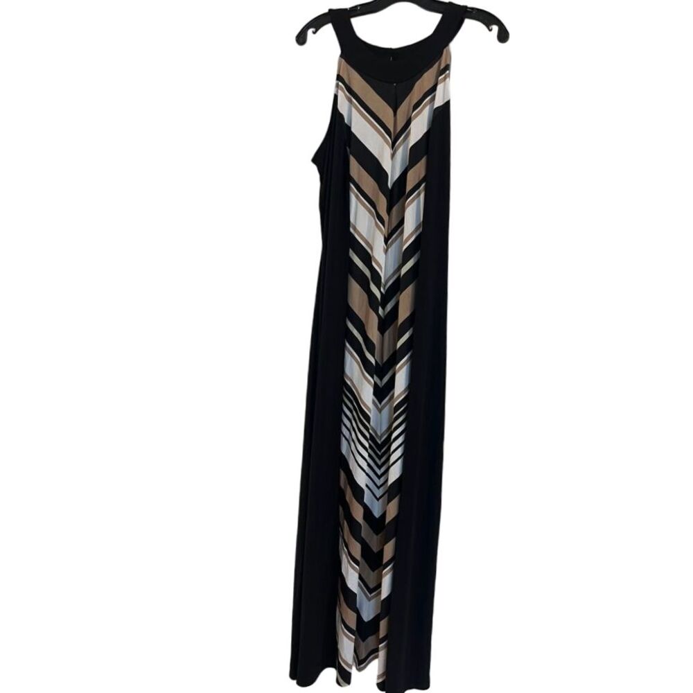 Addressing woman long dress chevron black‎ 1x